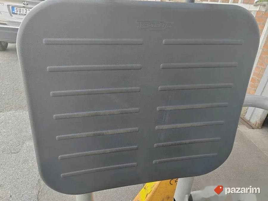 Leg Press Technogym - dobro stanje 4