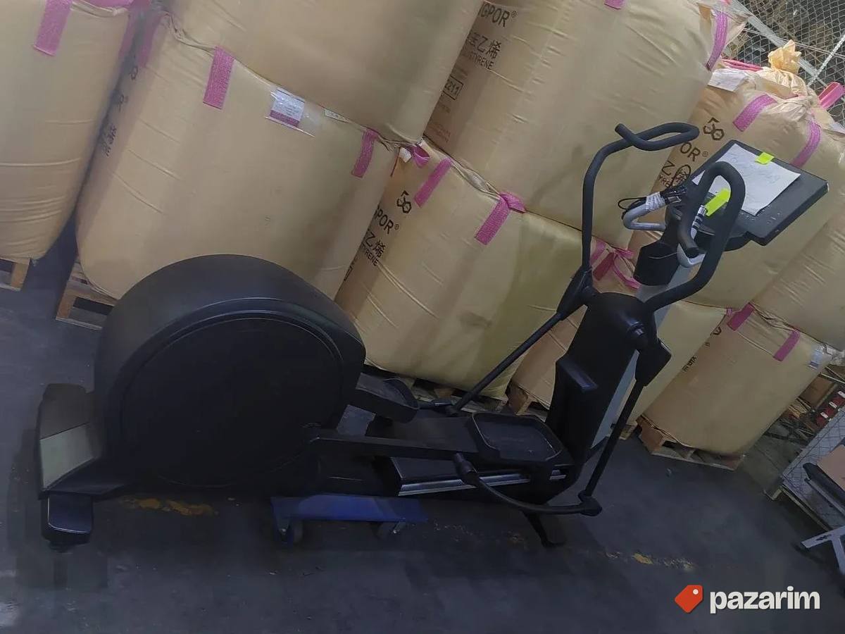 SportsArt E3 Plus Elliptical Cross Trainer - NOVO 1