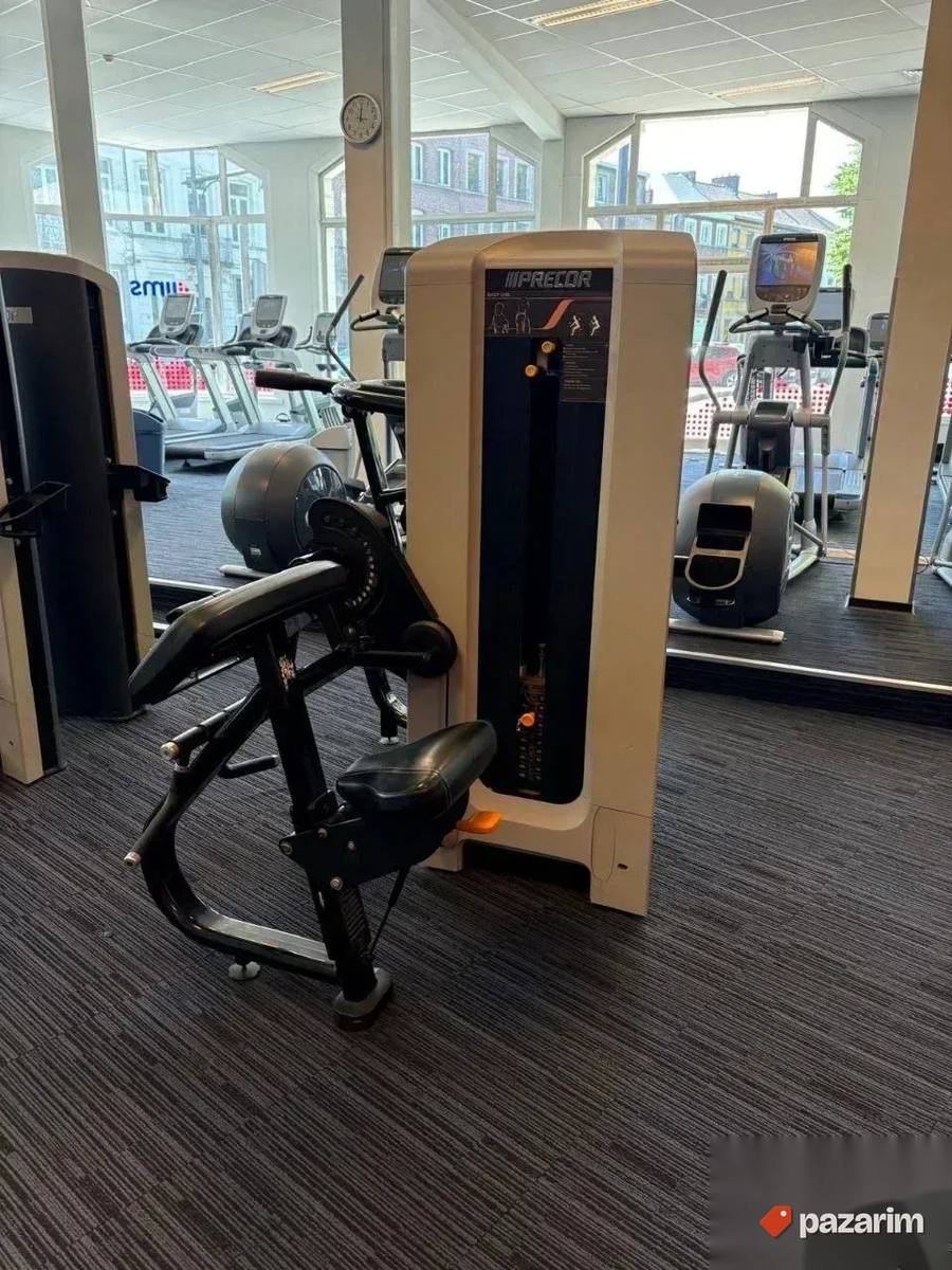 Prodajem Kompletu Precor teretanu 7