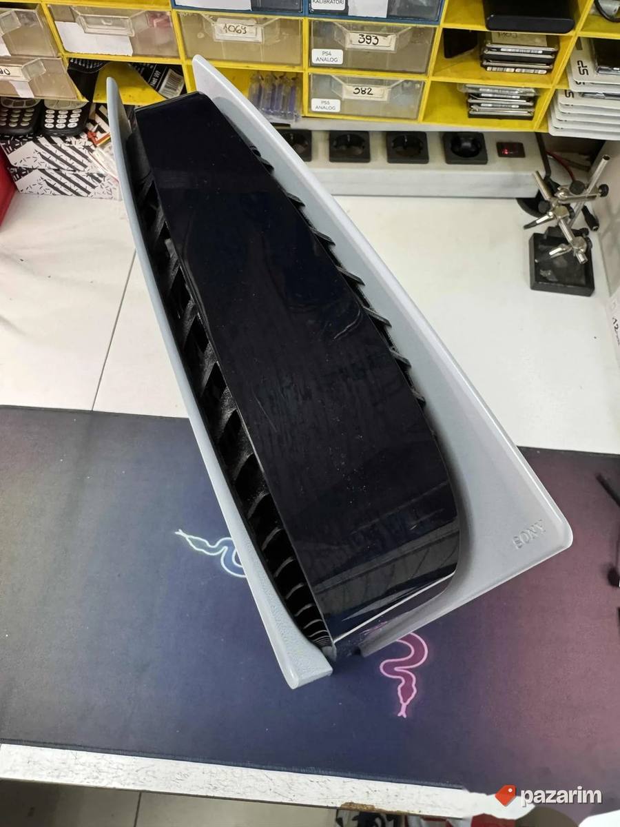 Čišćenje i zamena termalne paste/tečnog metala Sony 5 / PS5 2