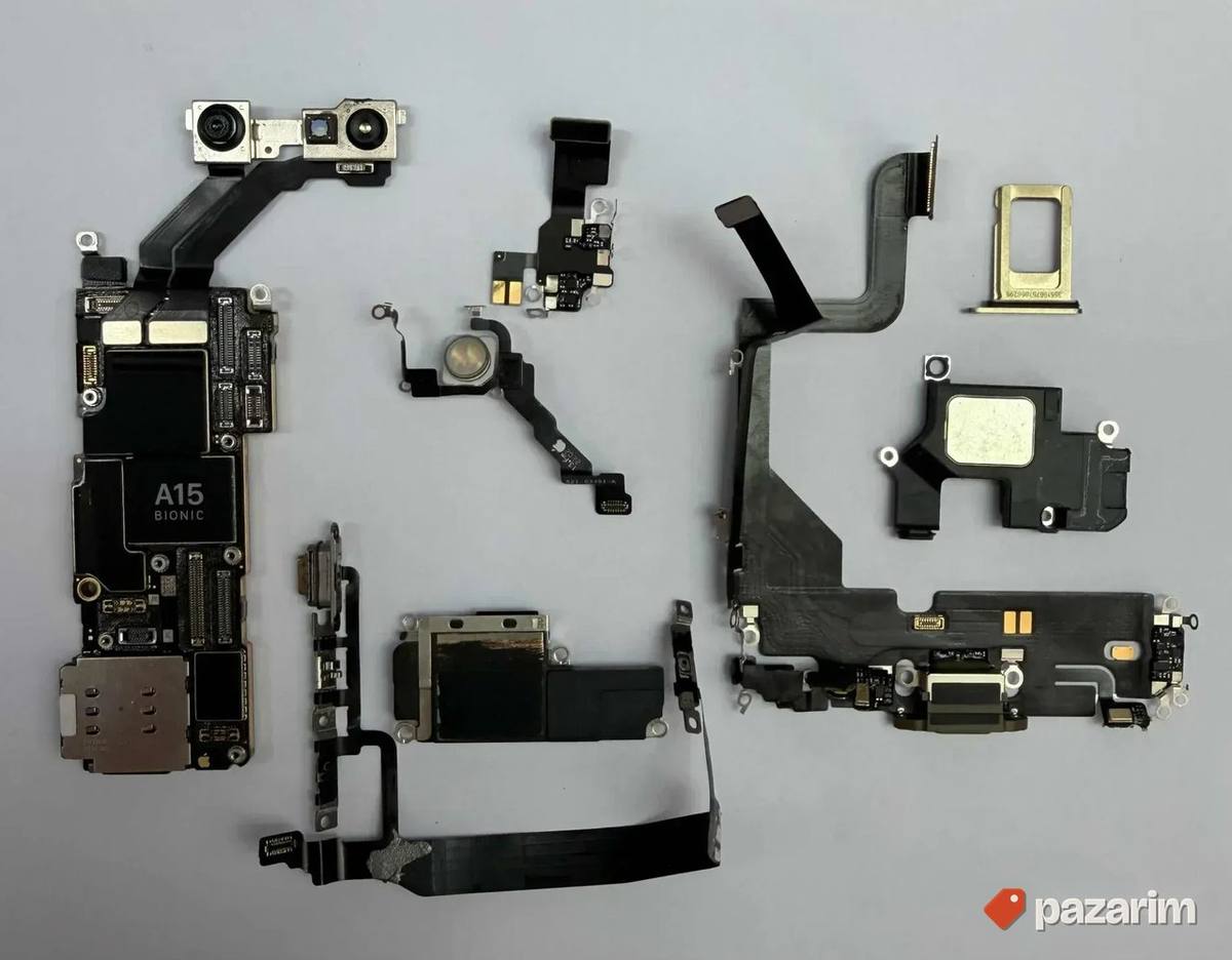 iPhone 13 Pro Delovi Maticna ploca/flet punjenja/slusalica 1