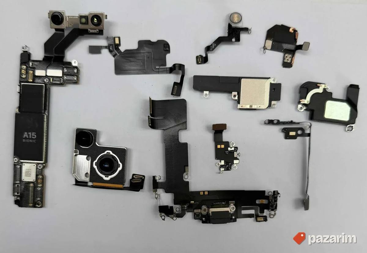 iPhone 13 Delovi Maticna ploca/Kamera/Slusalica/Flet punjenj 1