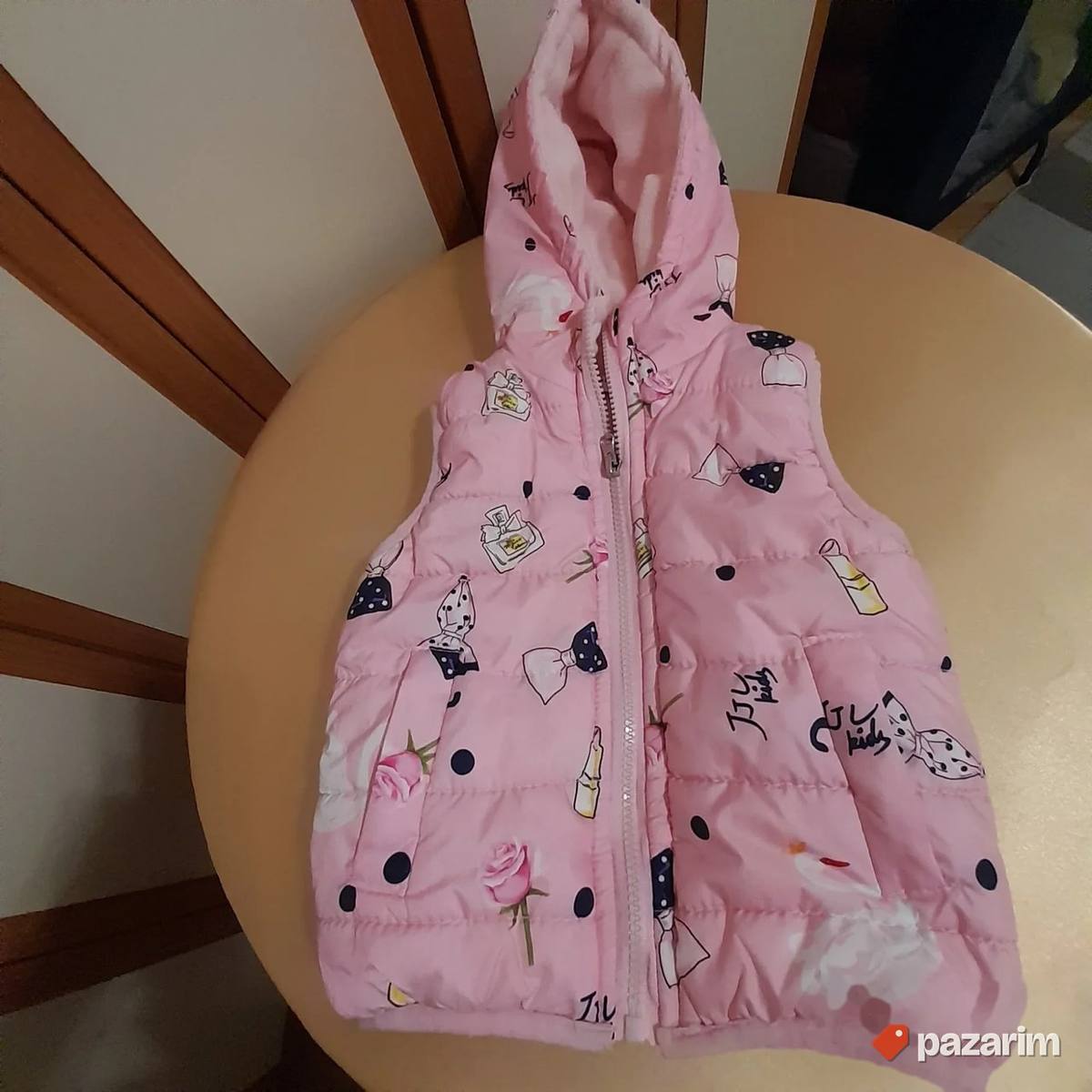 Prsluk sa kapuljačom za devojčicu od 2 god 1
