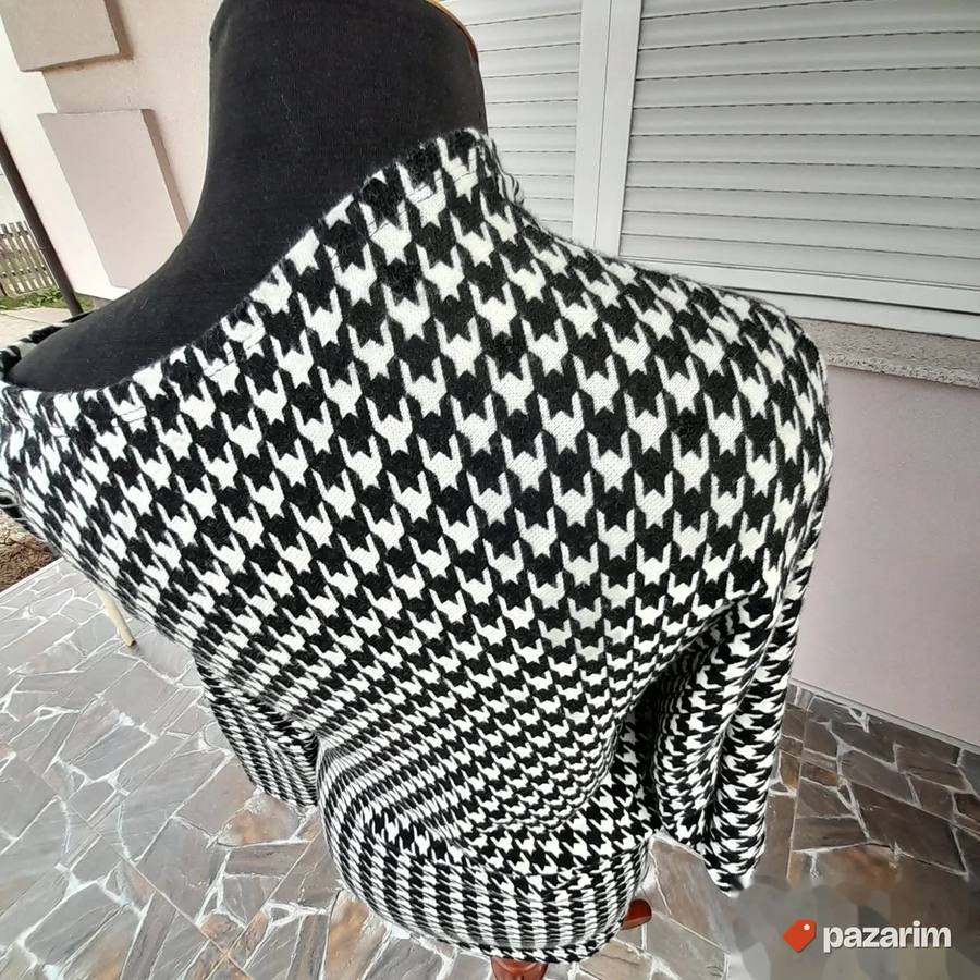 Crno-bež asimetrična bluza u žakar radu S 4