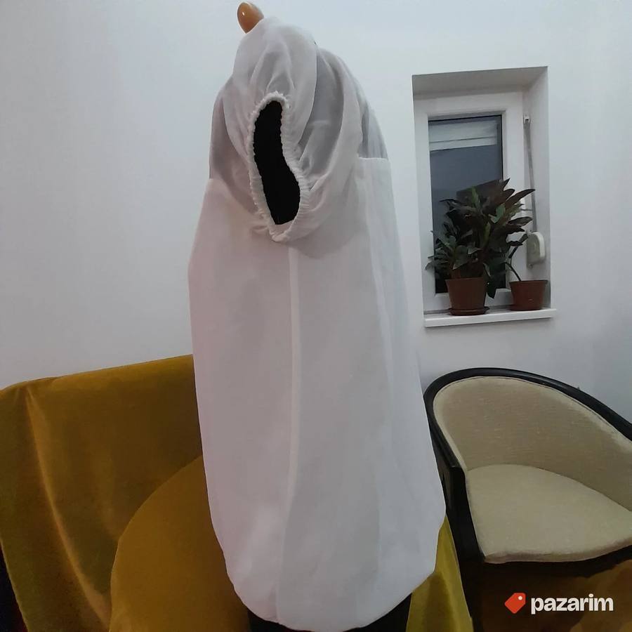 Bež bluza sa ukrasnom kragnom vel M 3