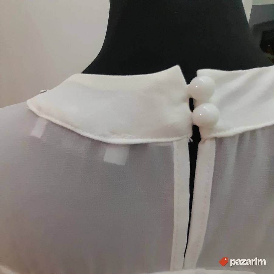 Bež bluza sa ukrasnom kragnom vel M 5