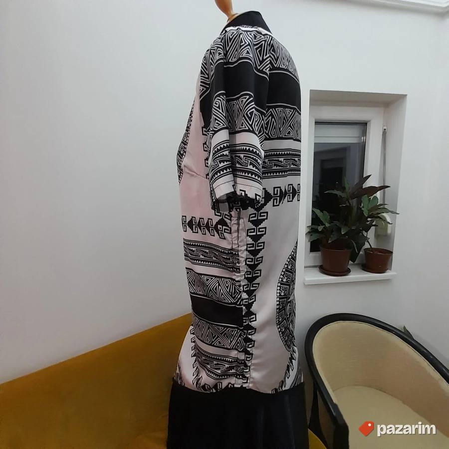 Asimetrična satenska bluza vel M 3