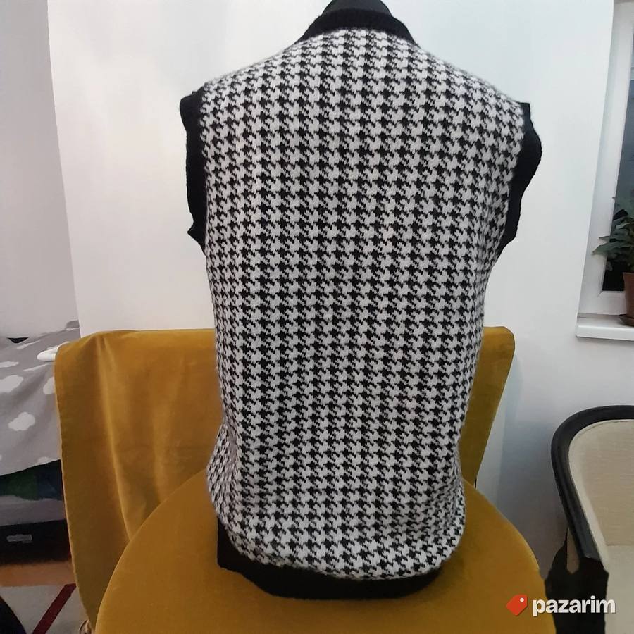 Duži prsluk sa žakar šarom vel S 4
