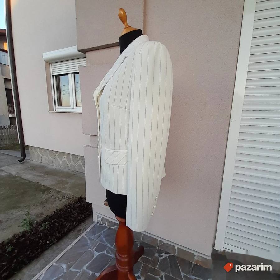 Ženski italijanski beli sako na prugice vel 42 4