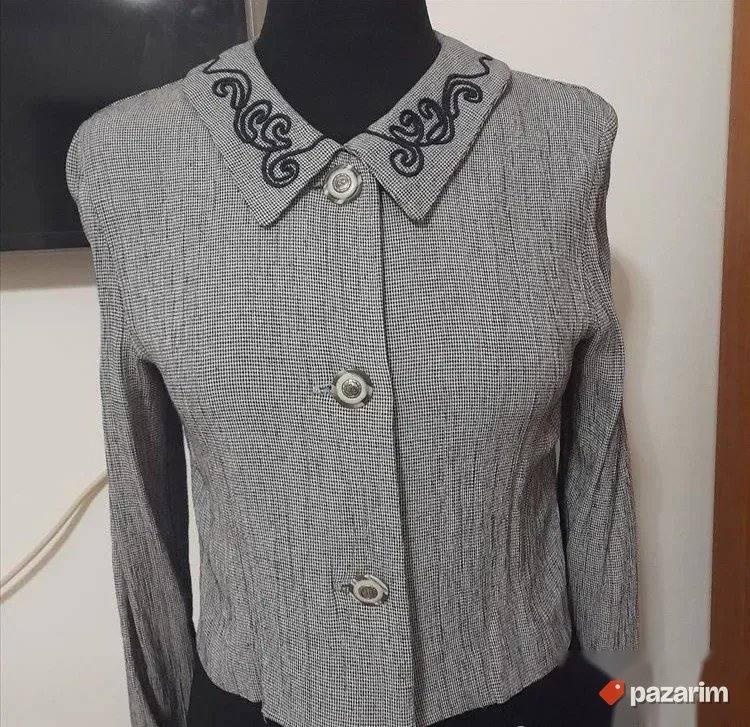 Kraći ženski sako vel m 1