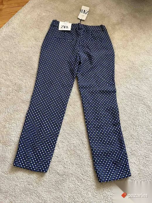 Zara pantalone br 36
