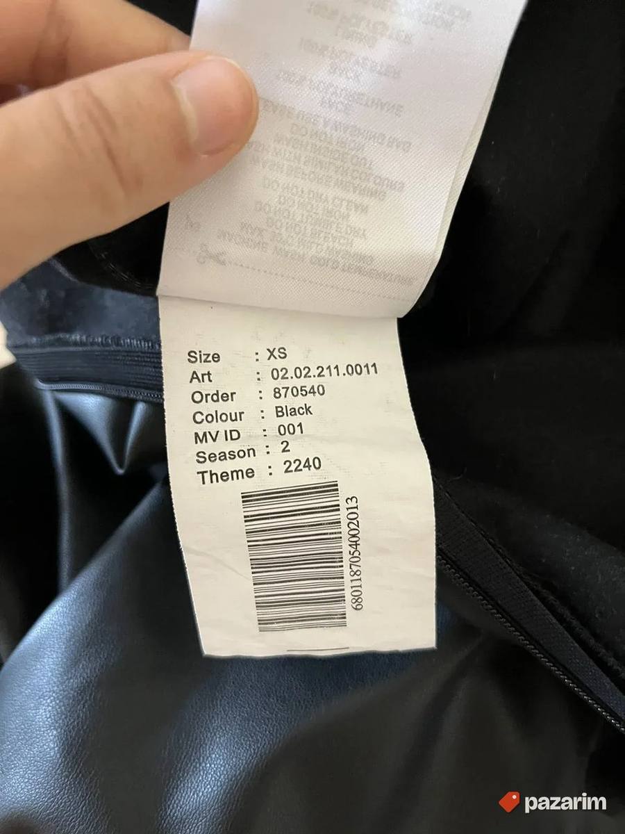 Crni top od eko kože vel XS 2