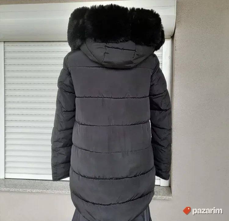 Tamno crna duža jakna sa kapuljačom vel S 2