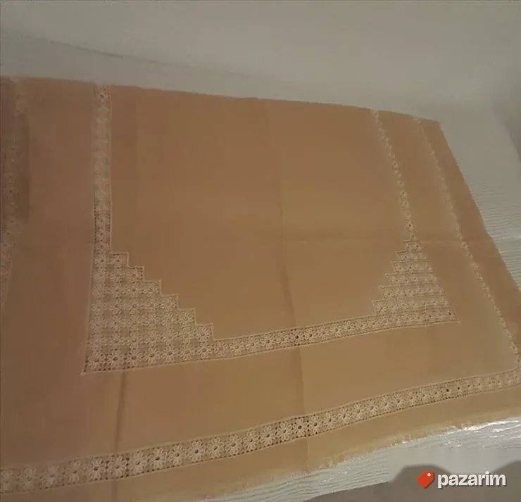 Bež stolnjak 200x140 rađen iglom 7