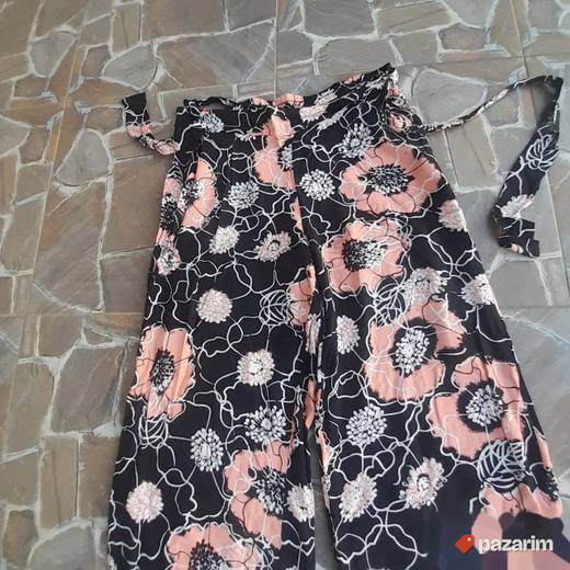 Cvetne Infiniti pantalone br 40