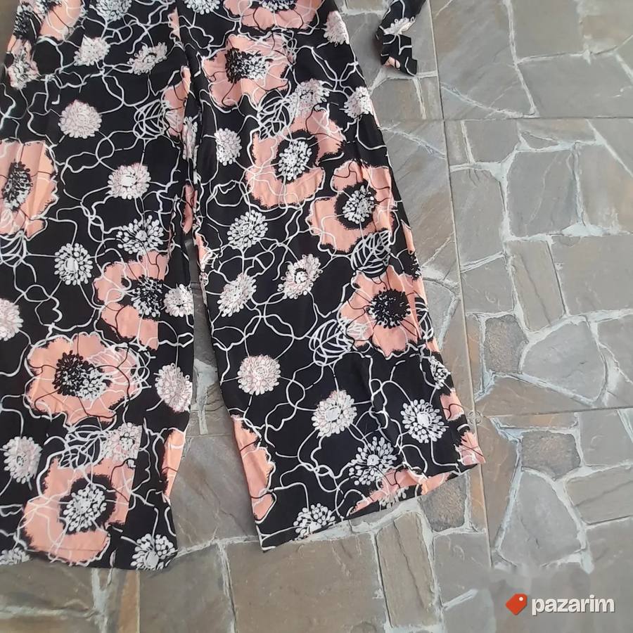 Cvetne Infiniti pantalone br 40 4