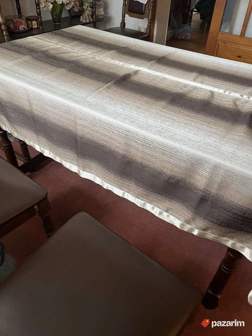 Braon stoljnak sa trakom vel 130x190