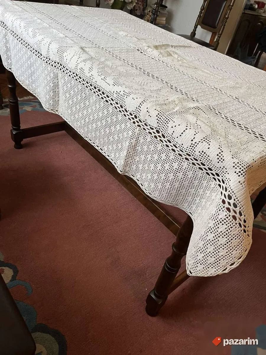Četvrtasti ručno rađeni stolnjak vel 130x180 2