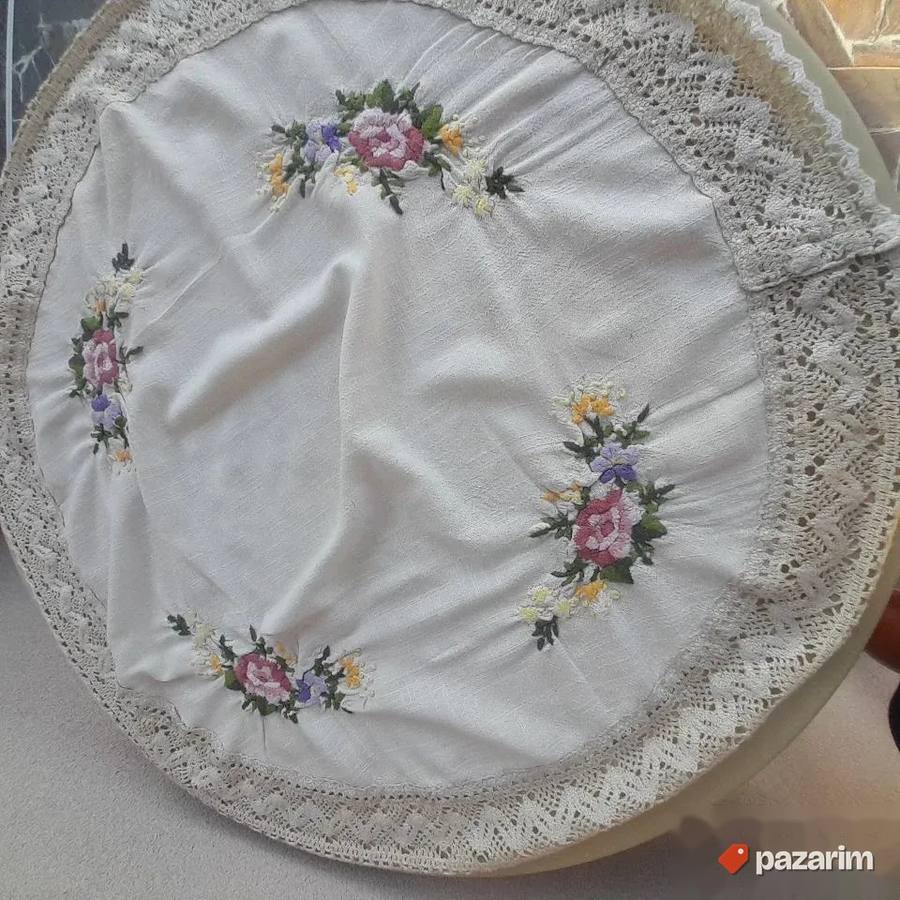 Okrugli veženi stolnjak sa čipkom 5