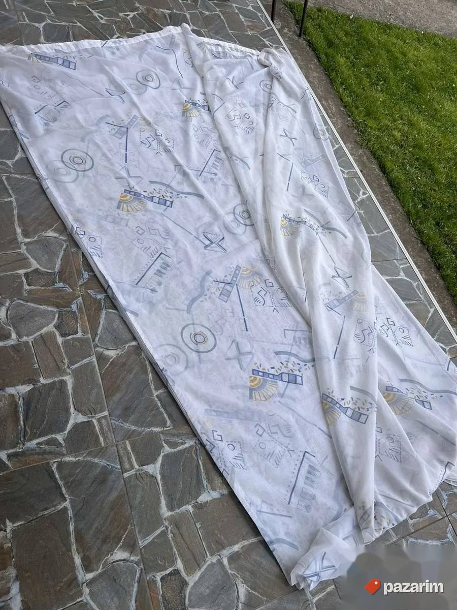 Duga prozračna zavesa sa motivima 8x2,4met 8