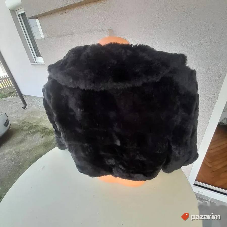 Kratka crna bundica eko krzno 4