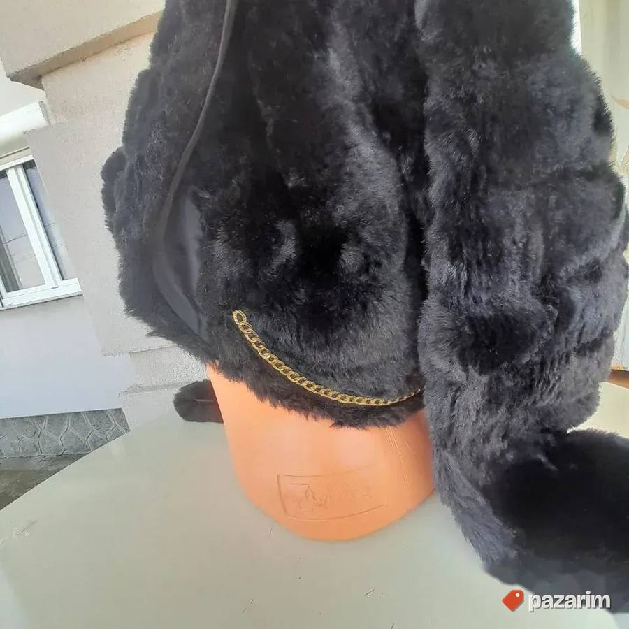 Kratka crna bundica eko krzno 7