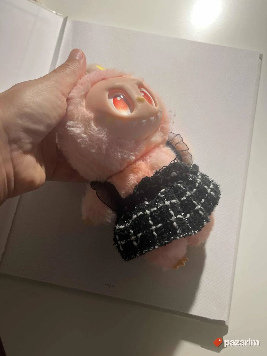 knjige na engleskom i Labubu 4