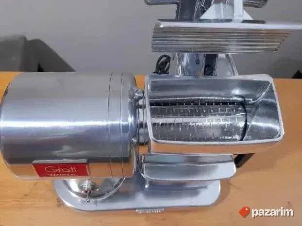 Profesionalna rendaljka ariete grati 5