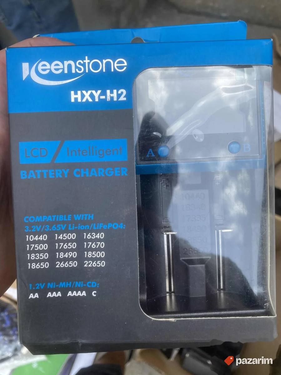 Keenstone punjac za 4 baterije sa lcd ekranom novo kvalitetn 2