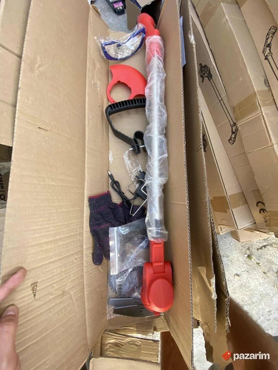 elektricni trimer za bastu na bateriju i metalnim nastavcima 1