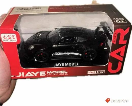 Model 1:32 Porsche GT3RS sa svetlom i zvukom motora