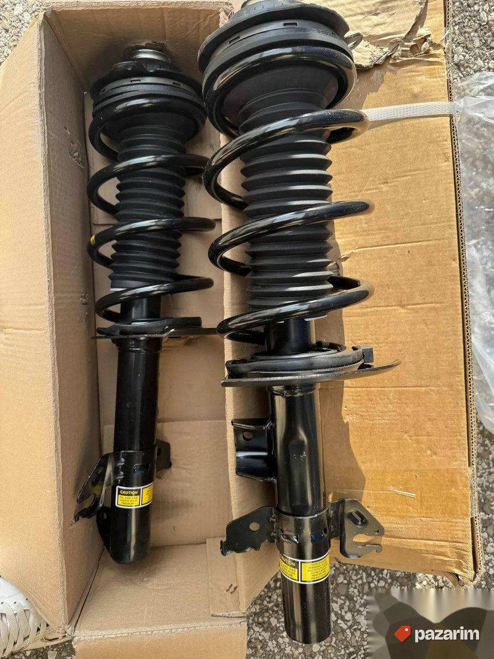 Amortizeri prednji Honda Fit / Jazz 2008–2020 – komplet 1