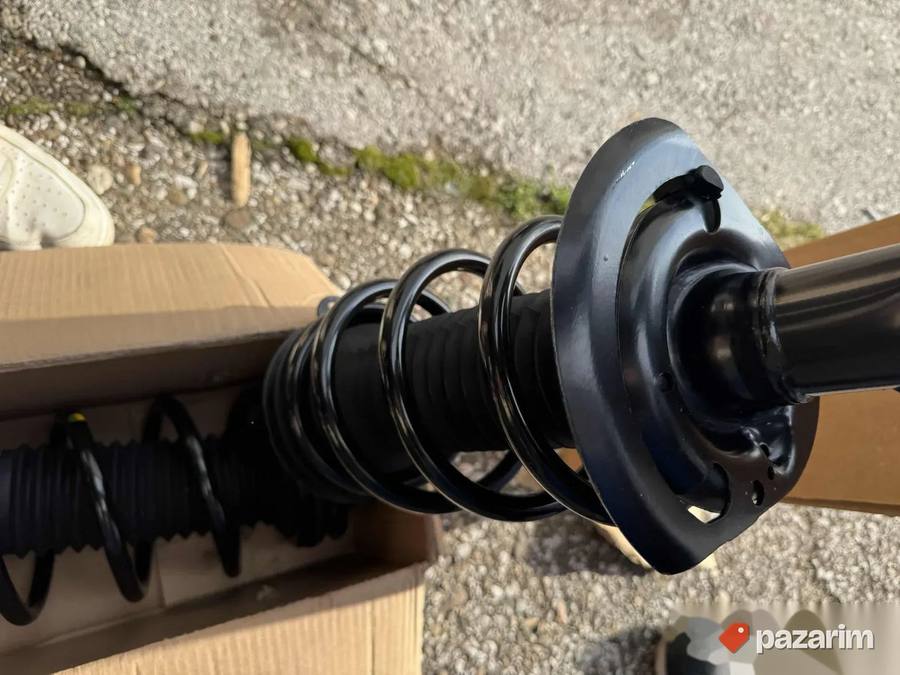 Amortizeri prednji Honda Fit / Jazz 2008–2020 – komplet 2