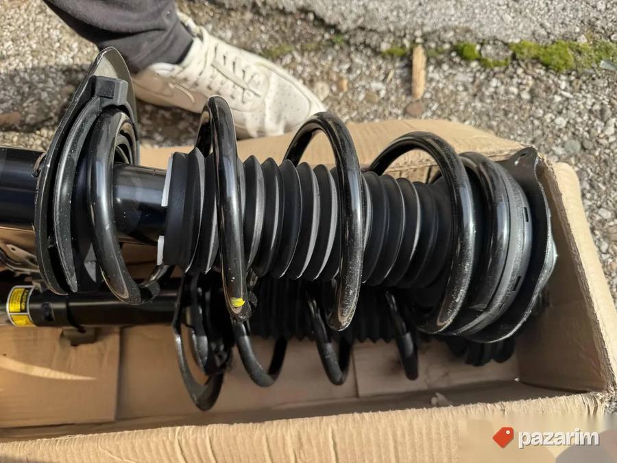 Amortizeri prednji Honda Fit / Jazz 2008–2020 – komplet 5